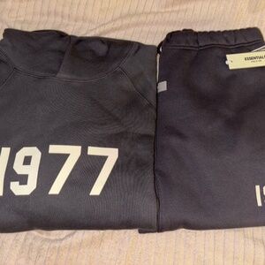 Brand new XL Essential jogger set